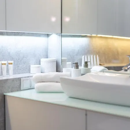 Towarowa By Renters Apartment Poznan