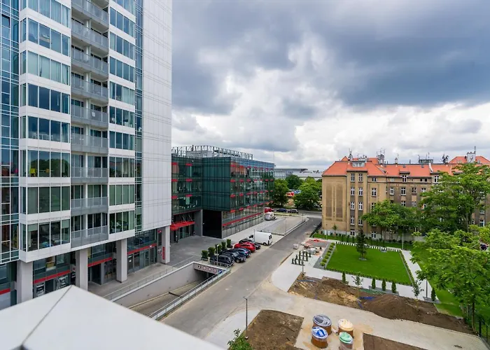 Towarowa By Renters Apartment