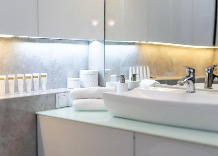 Towarowa By Renters Apartment Poznan